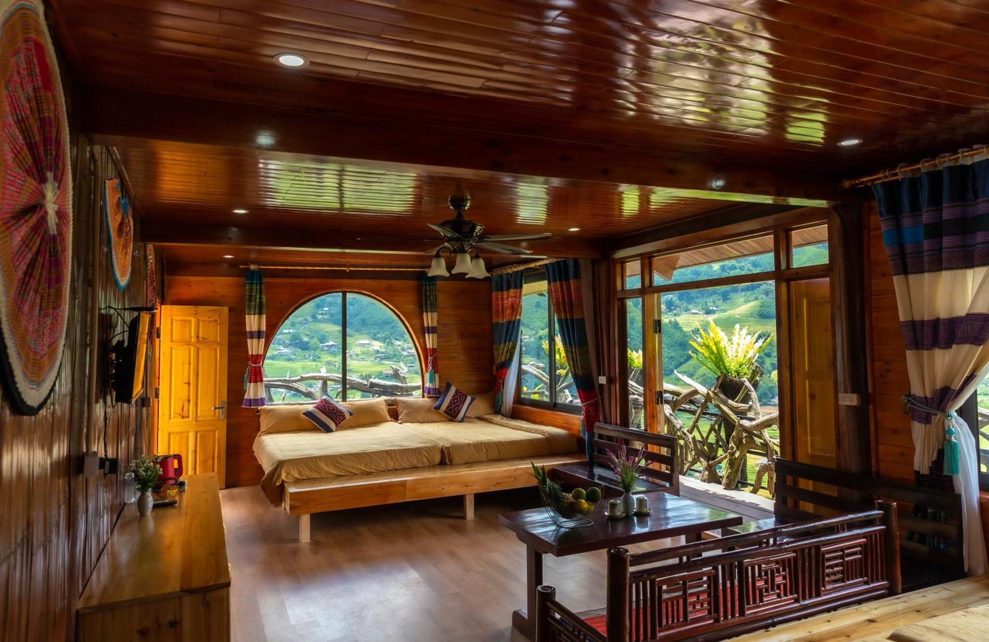 Homestay Muong Hoa River View *